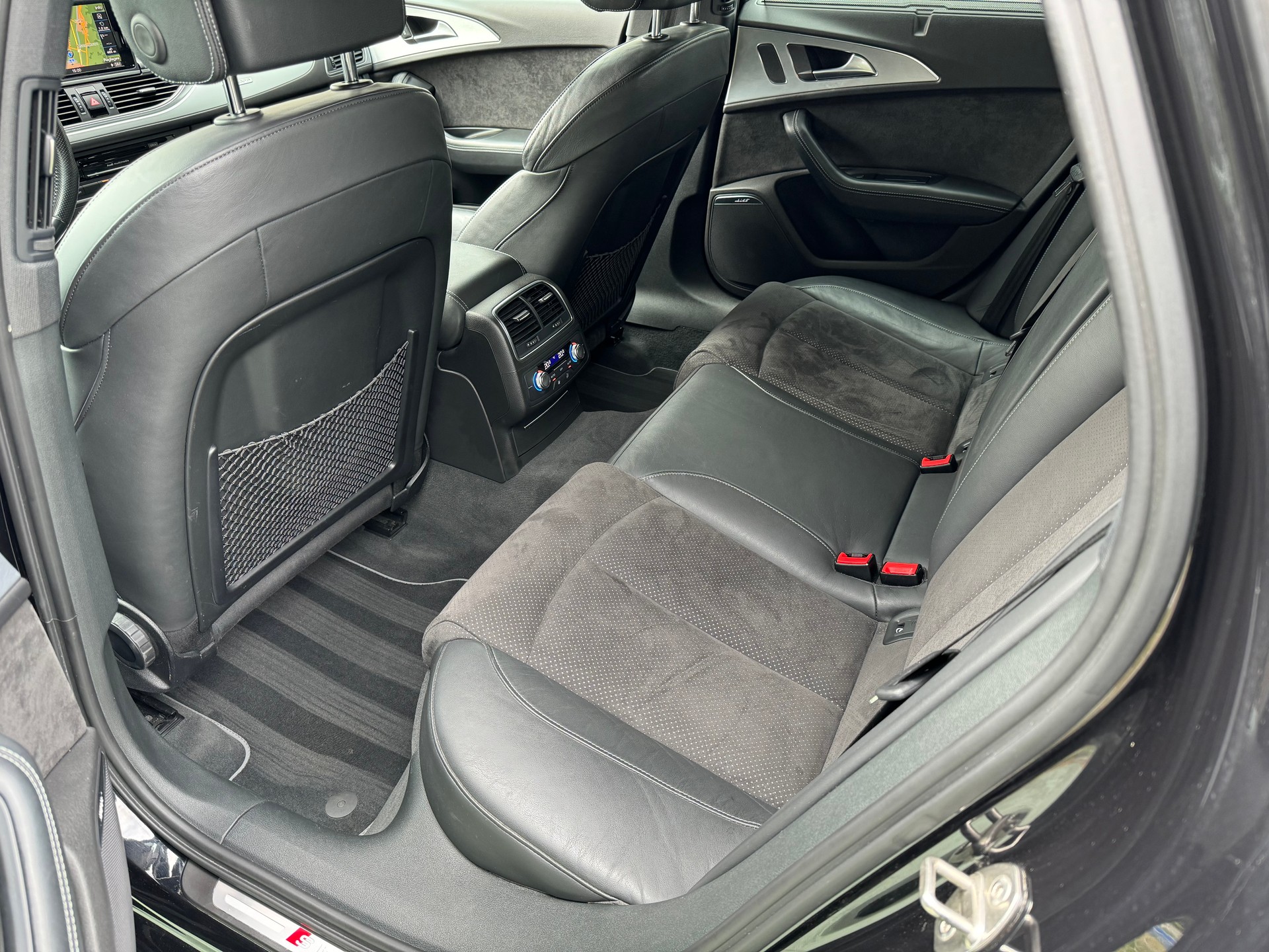 AUDI A6 Avant 3.0 TDI V6 quattro S-tronic-image-10