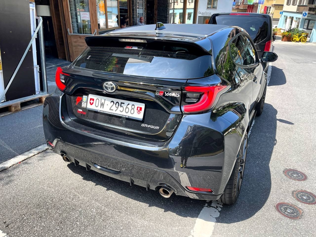 TOYOTA Yaris 1.6 GR Sport-image-6