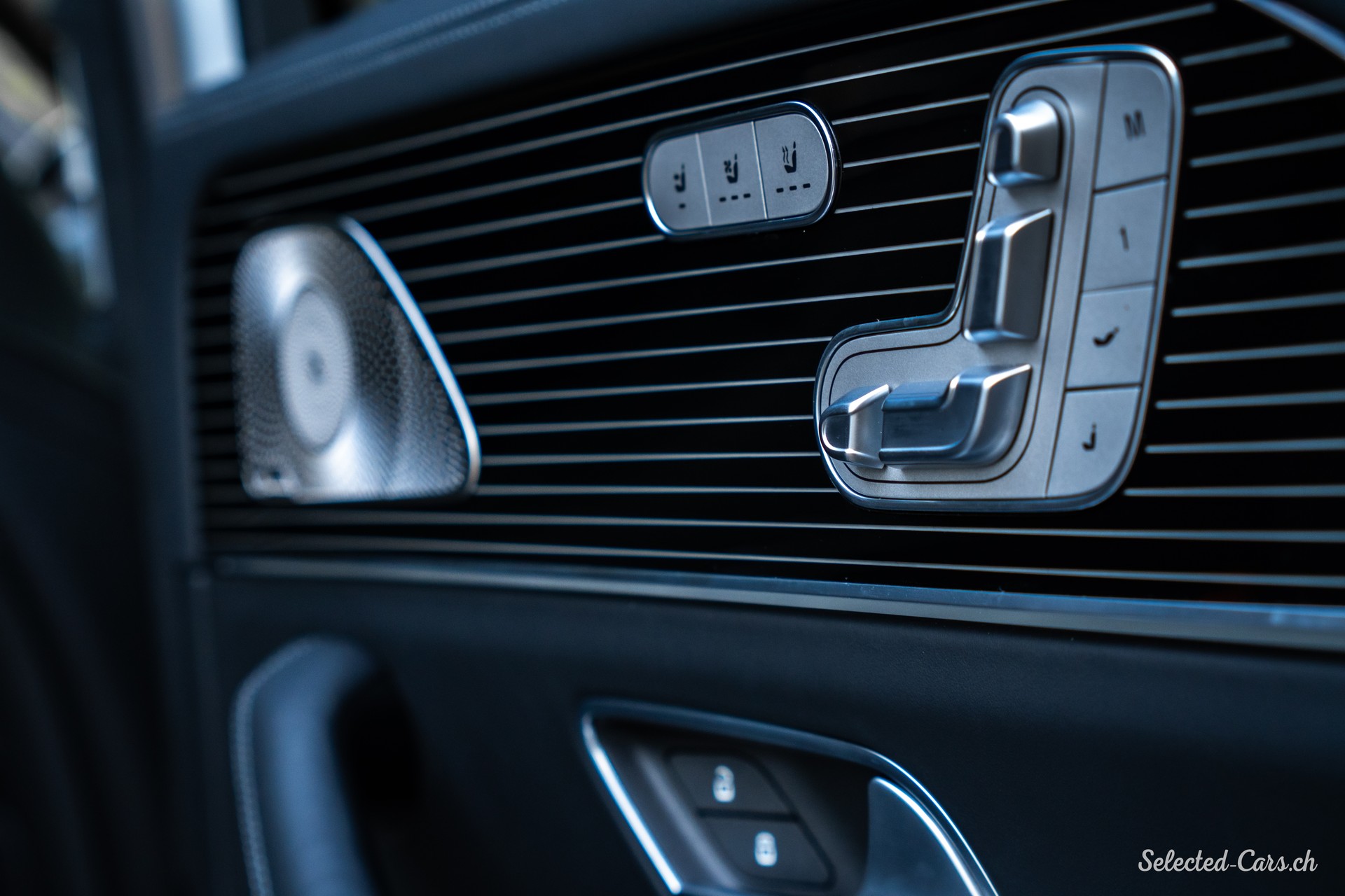 MERCEDES-BENZ GLS Maybach 600 9G-Tronic-image-12