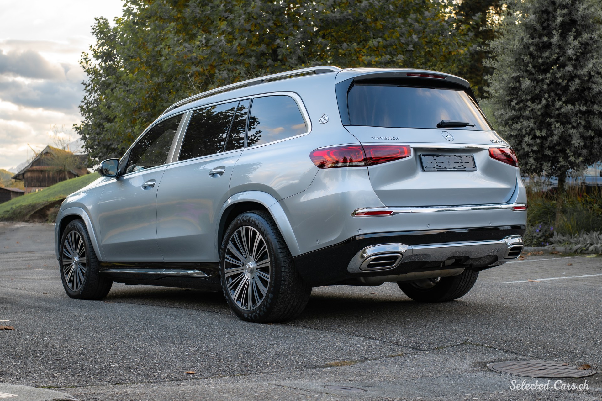 MERCEDES-BENZ GLS Maybach 600 9G-Tronic-image-2