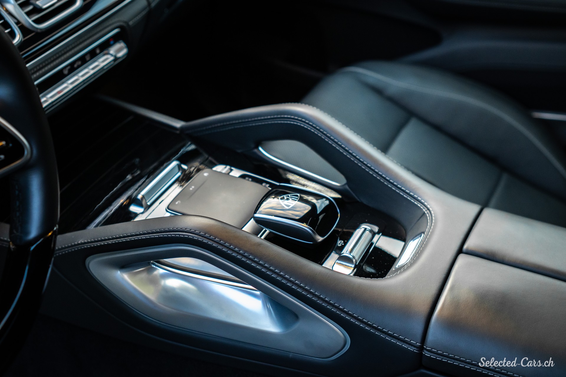 MERCEDES-BENZ GLS Maybach 600 9G-Tronic-image-15