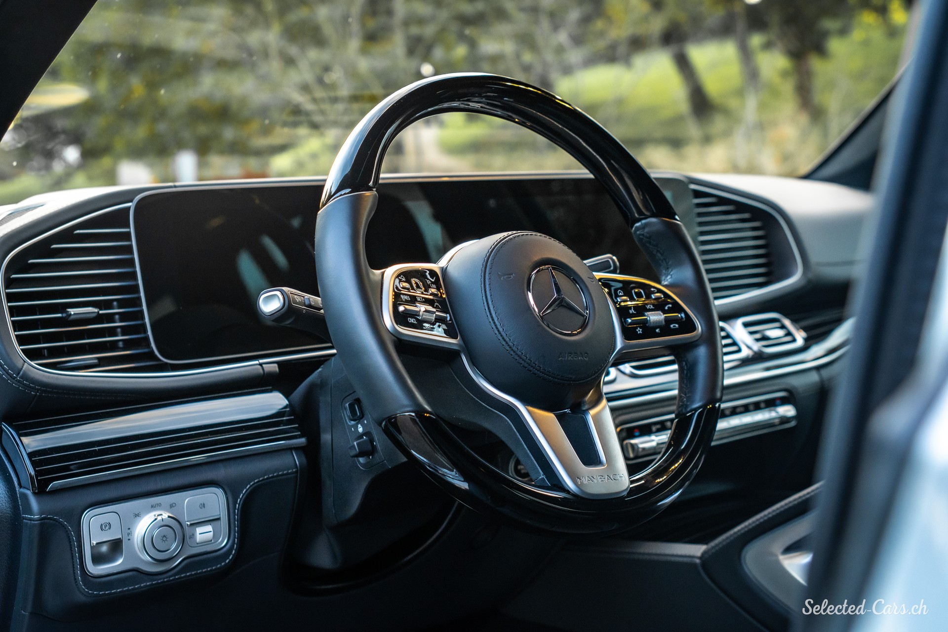 MERCEDES-BENZ GLS Maybach 600 9G-Tronic-image-14