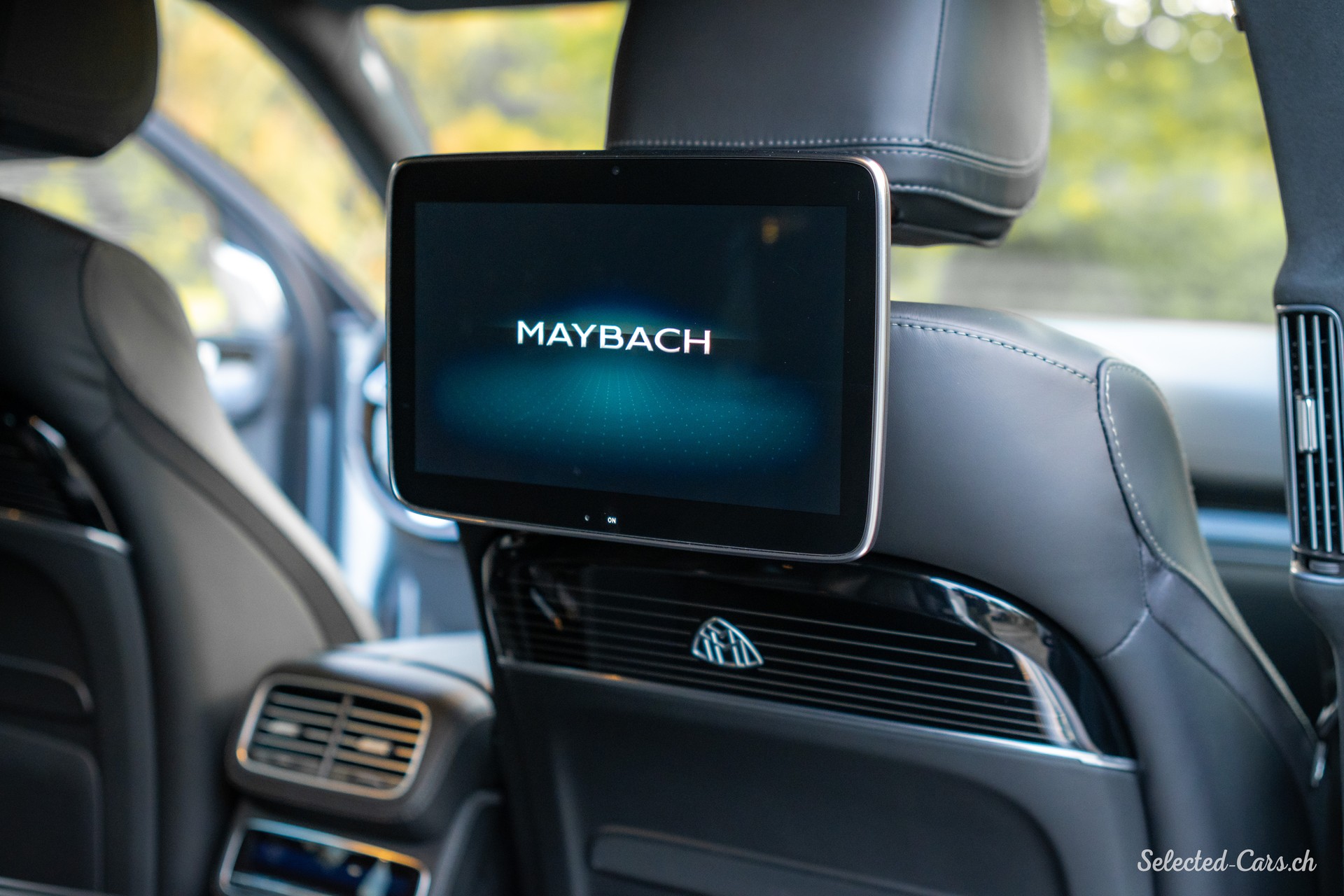 MERCEDES-BENZ GLS Maybach 600 9G-Tronic-image-11