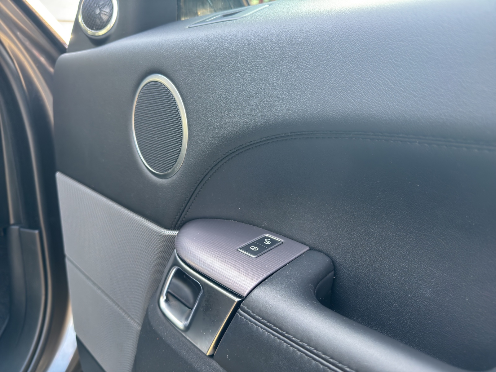 LAND ROVER Range Rover Sport 3.0 SDV6 HSE Automatic-image-16