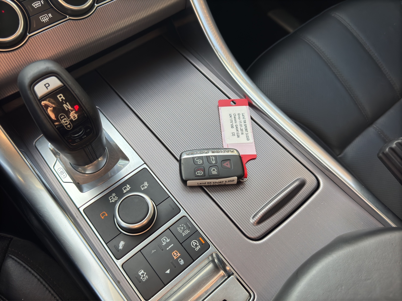 LAND ROVER Range Rover Sport 3.0 SDV6 HSE Automatic-image-26