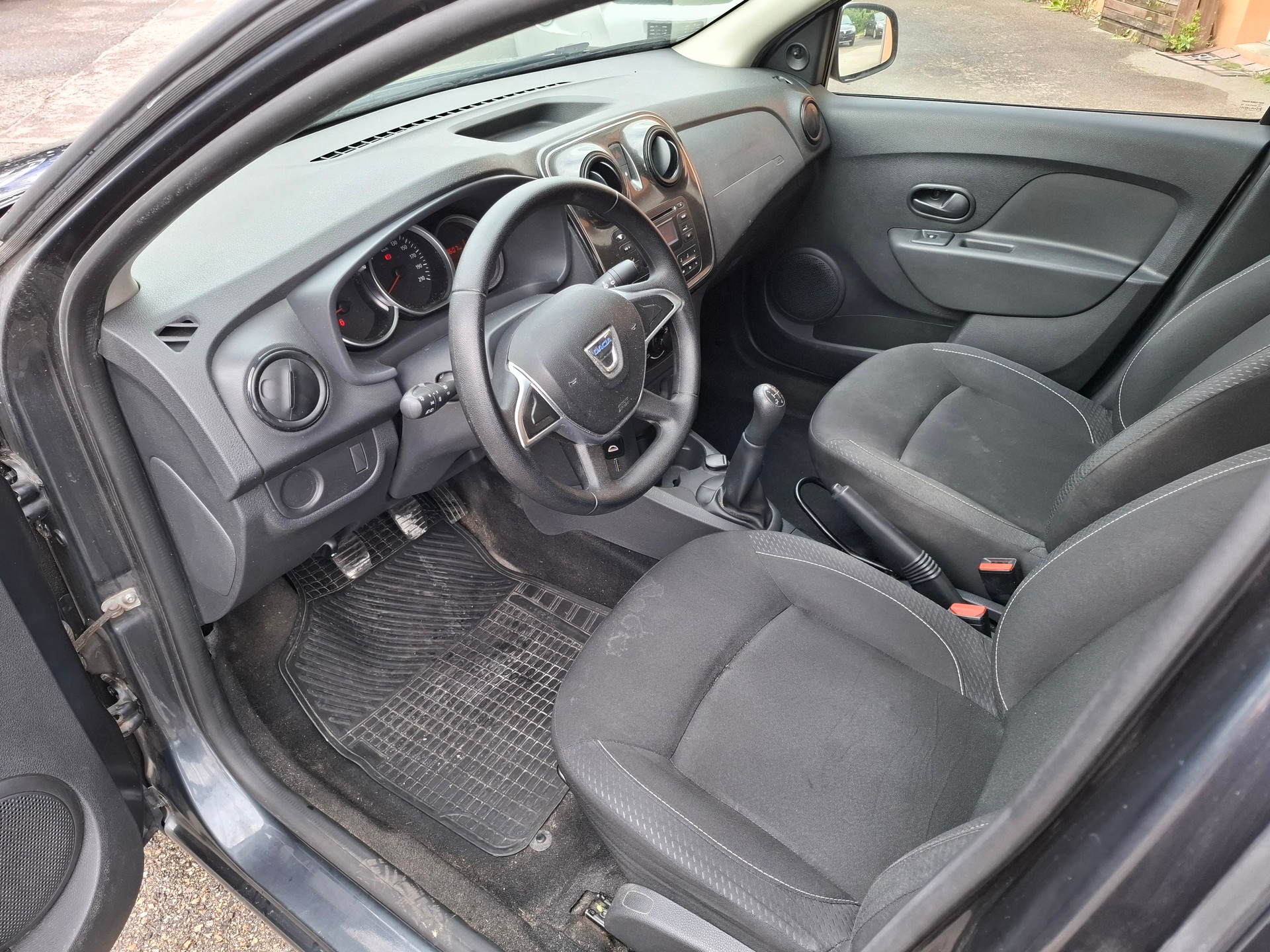 DACIA Logan MCV 0.9 Lauréate-image-6