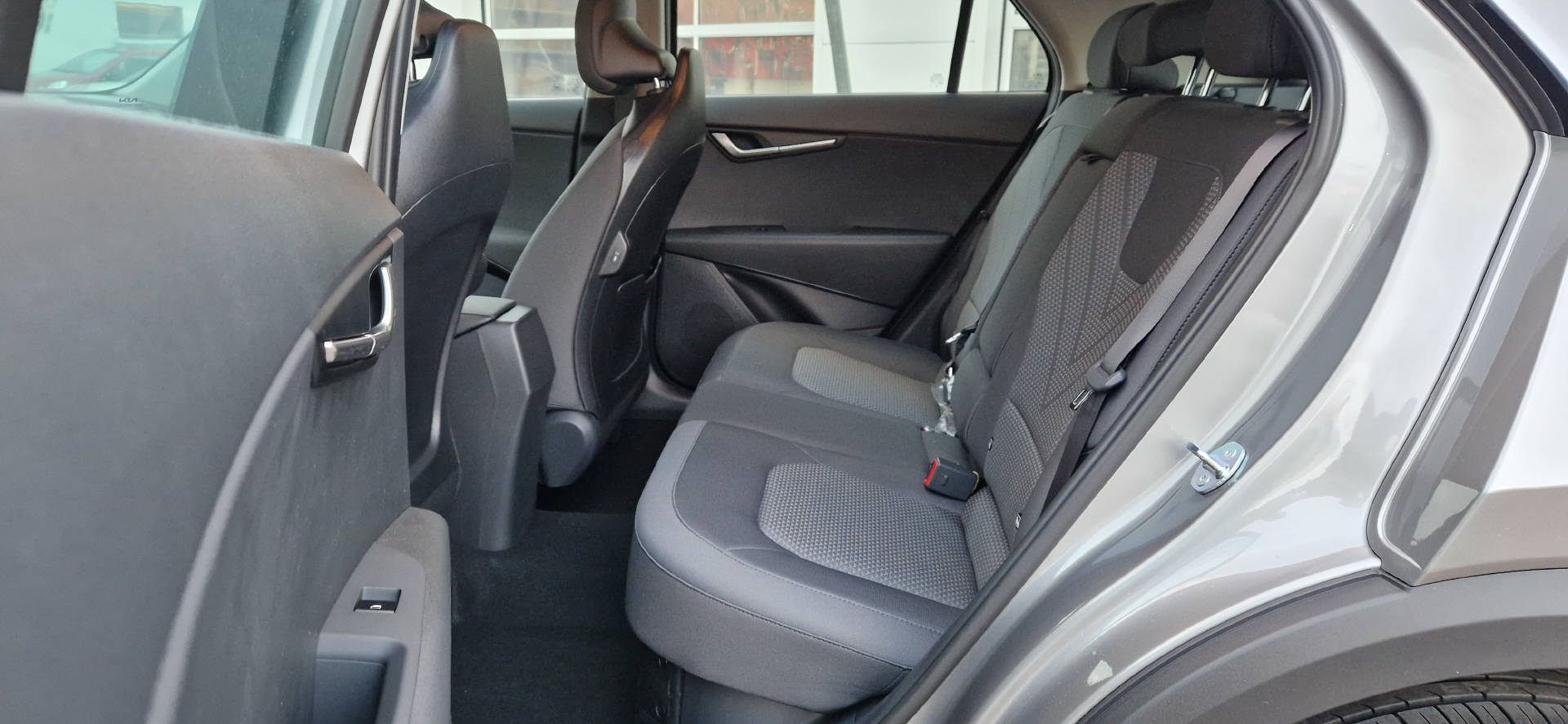 KIA Niro 1.6 GDi Hybrid-image-9