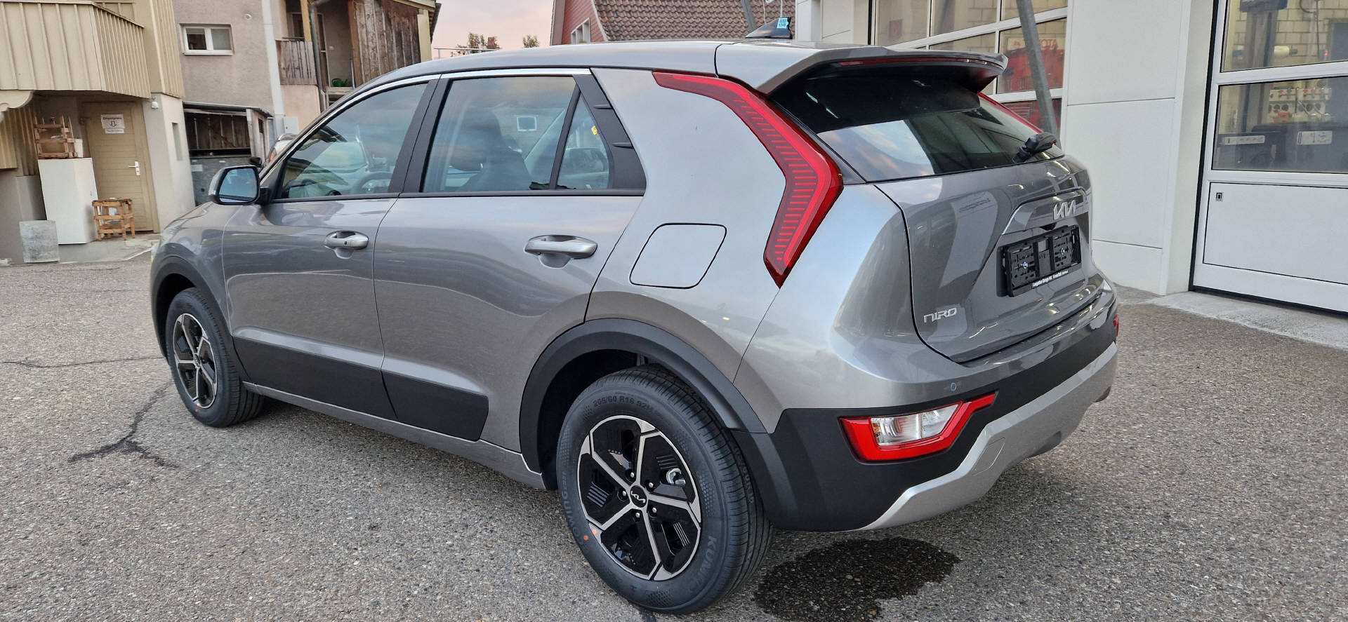 KIA Niro 1.6 GDi Hybrid-image-10