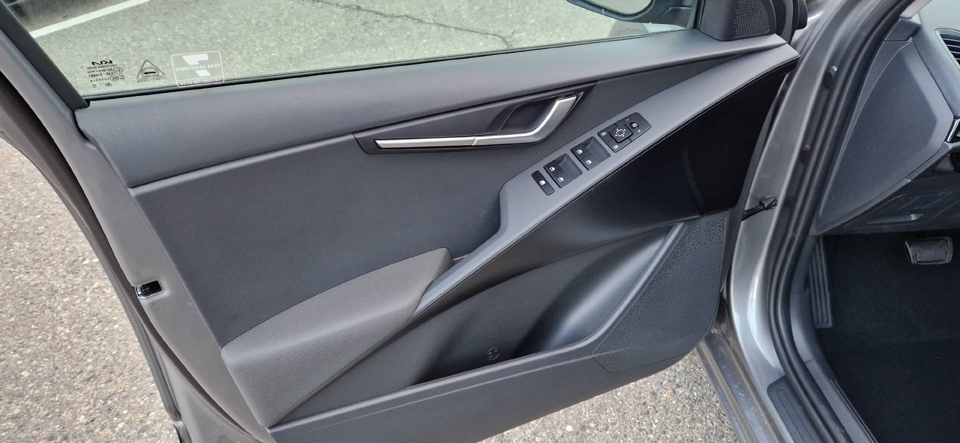 KIA Niro 1.6 GDi Hybrid-image-2