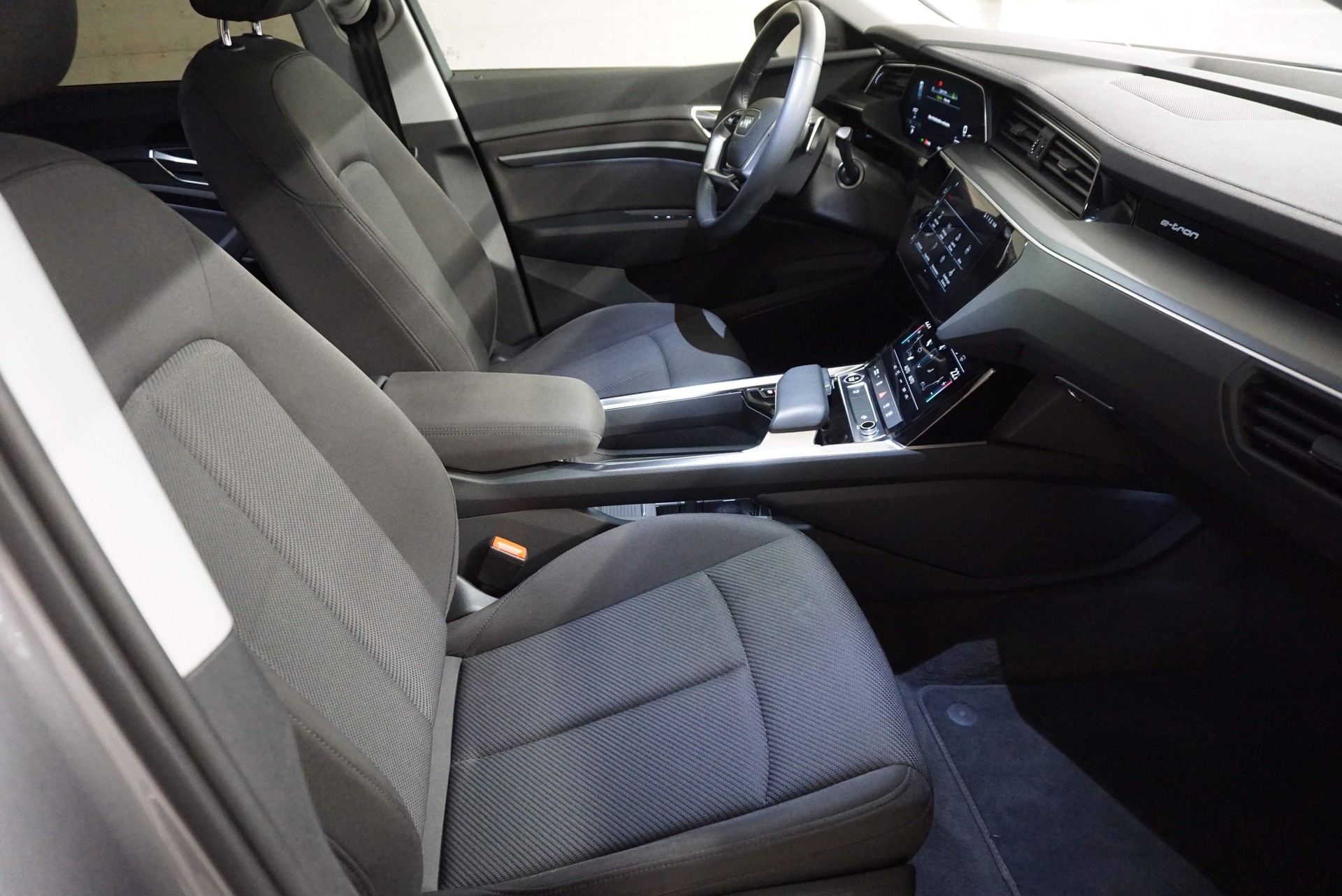 AUDI e-tron 50 Sportback Advanced quattro-image-7
