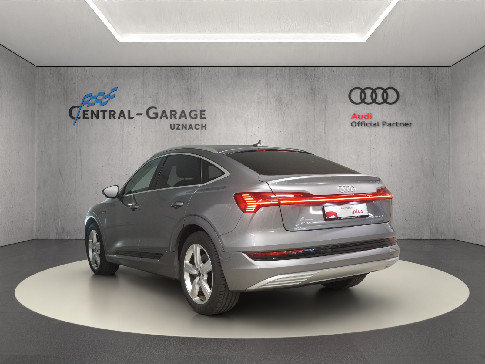 AUDI e-tron 50 Sportback Advanced quattro-image-2