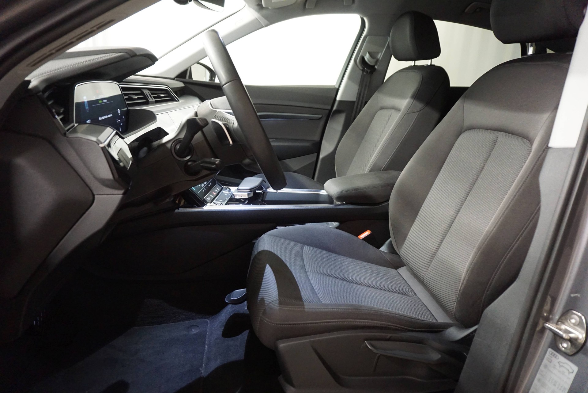 AUDI e-tron 50 Sportback Advanced quattro-image-6