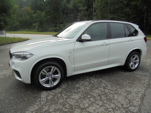BMW X5 xDrive 40d Steptronic M-SPORT-image-2