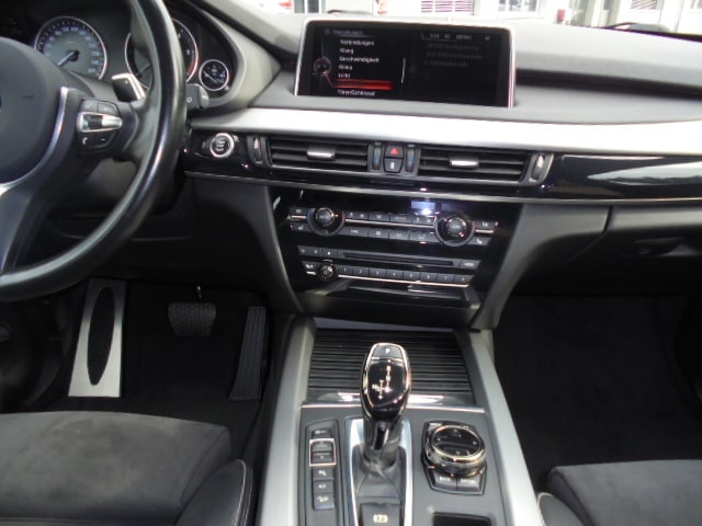 BMW X5 xDrive 40d Steptronic M-SPORT-image-7