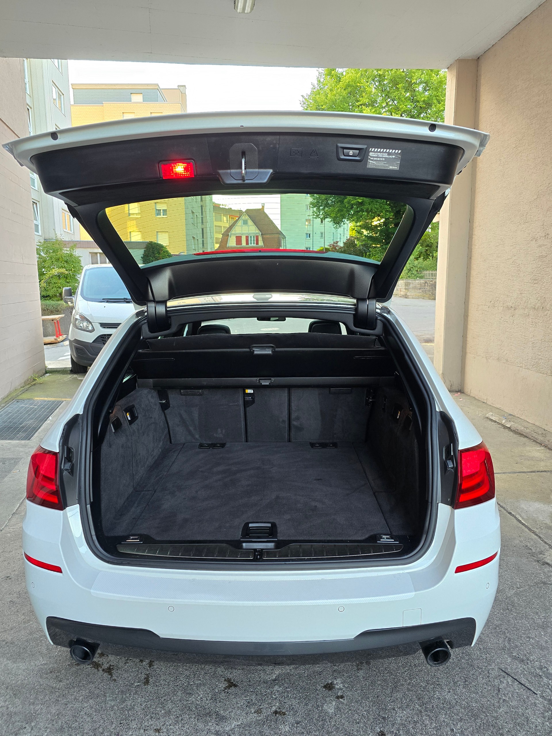 BMW 535d xDrive Touring Steptronic-image-14