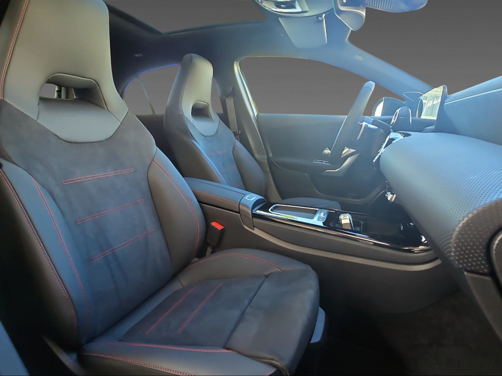 MERCEDES-BENZ A 250 4Matic-image-9