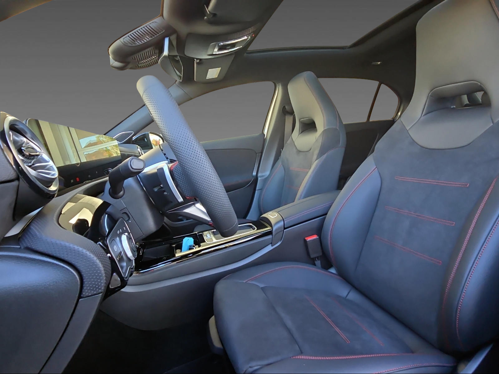 MERCEDES-BENZ A 250 4Matic-image-8