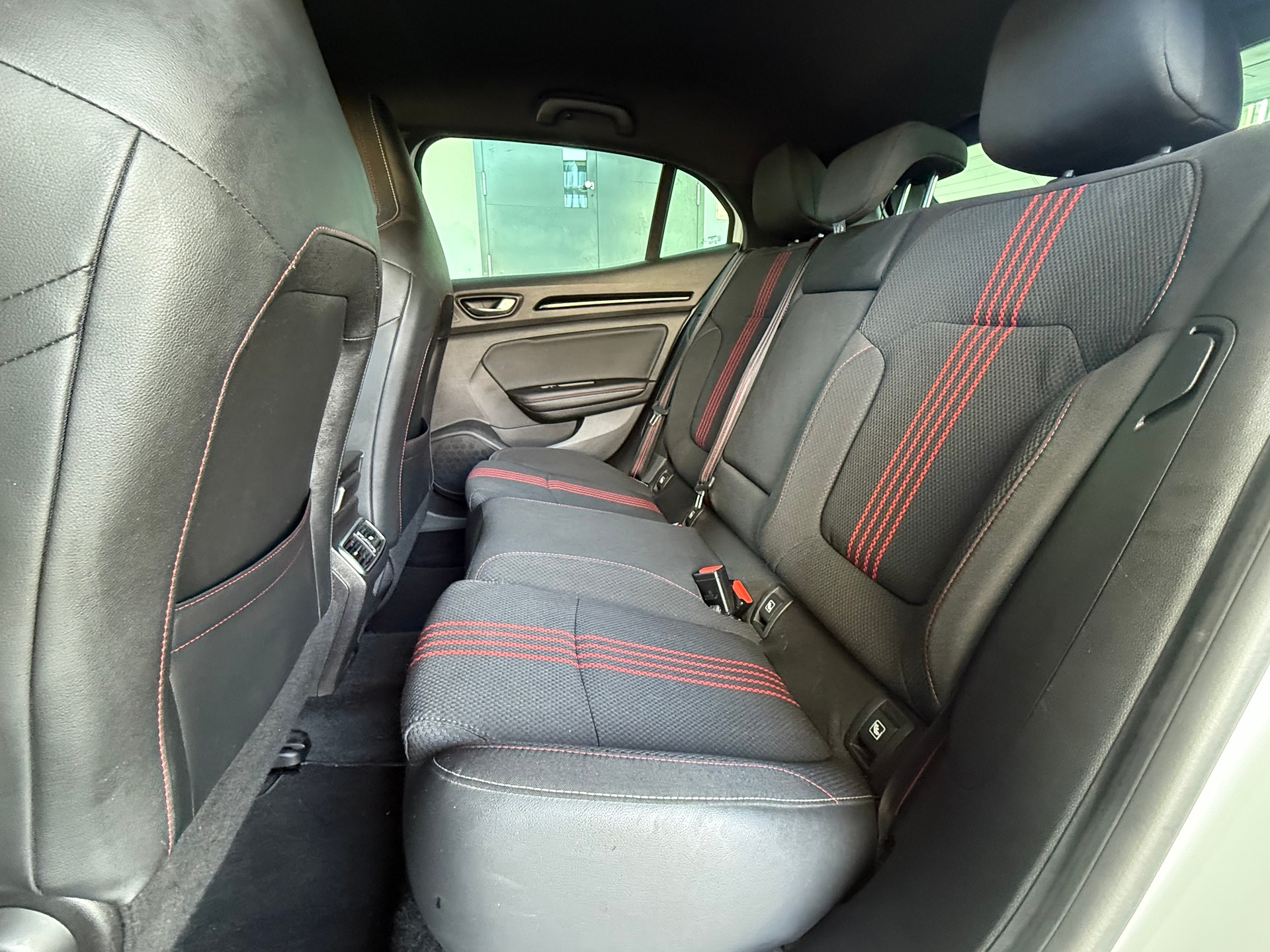 RENAULT Mégane Berline 1.3 16V R.S.Line EDC-image-14