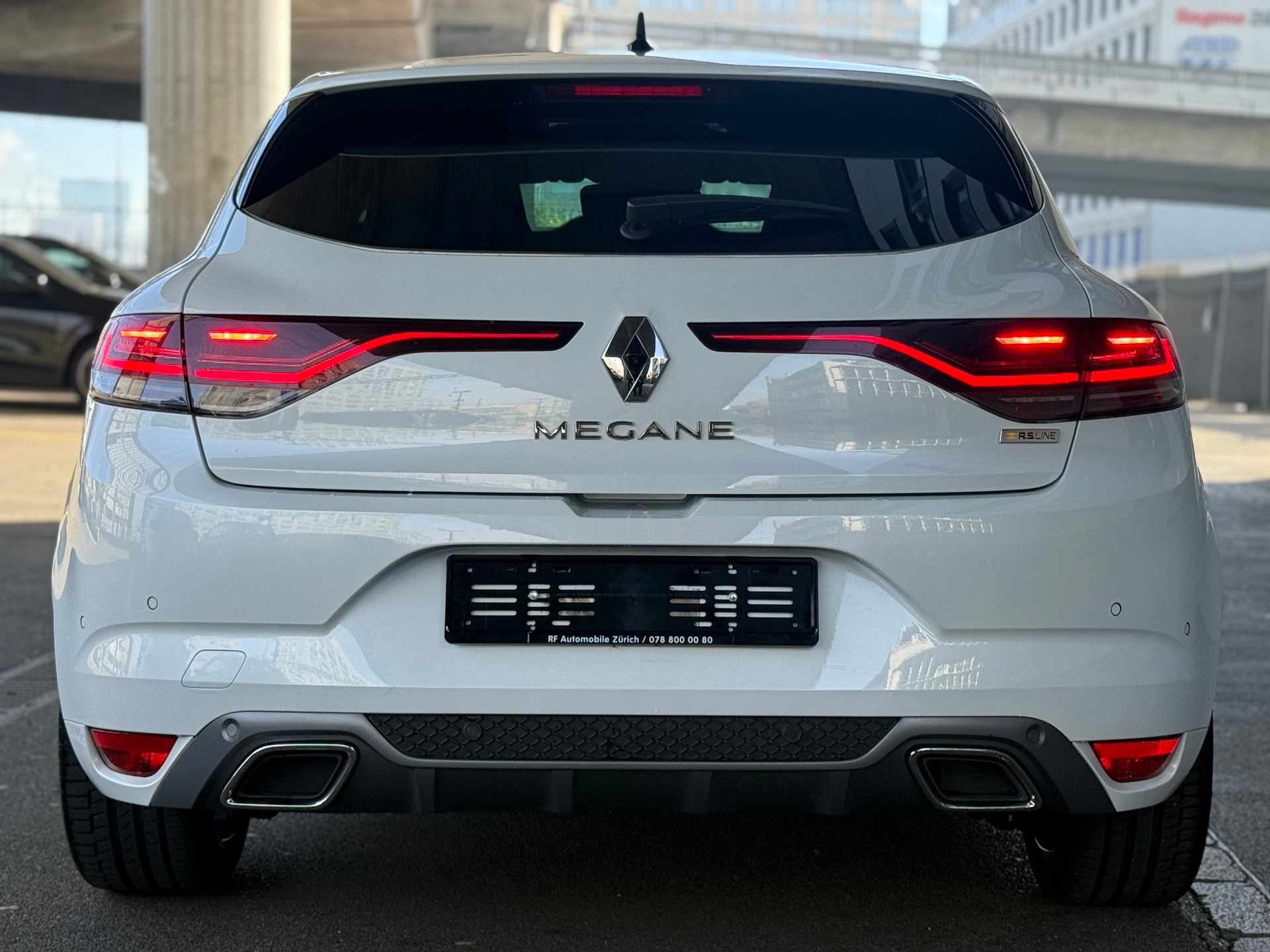 RENAULT Mégane Berline 1.3 16V R.S.Line EDC-image-6