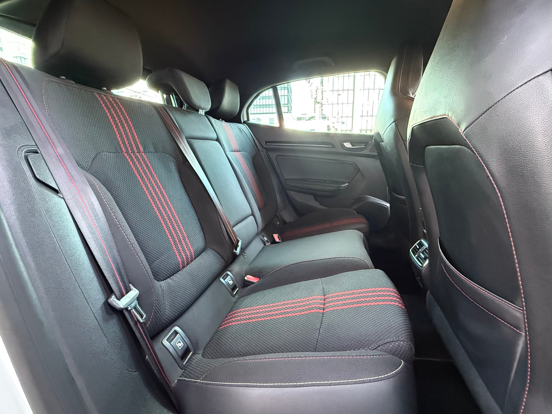 RENAULT Mégane Berline 1.3 16V R.S.Line EDC-image-15