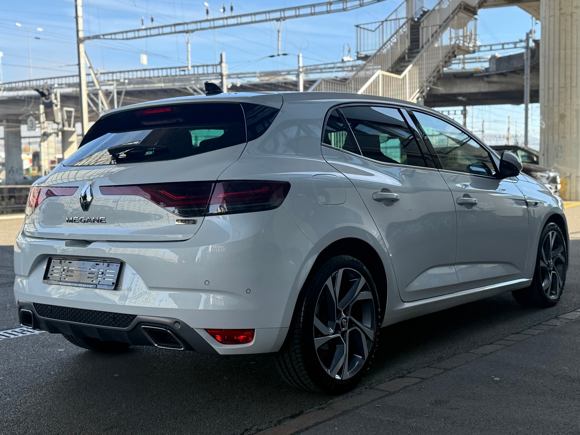 RENAULT Mégane Berline 1.3 16V R.S.Line EDC-image-7