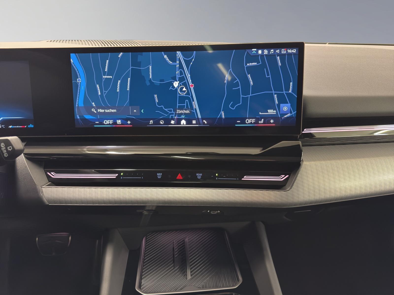 BMW 520d xDrive Touring M Sport Pro-image-16