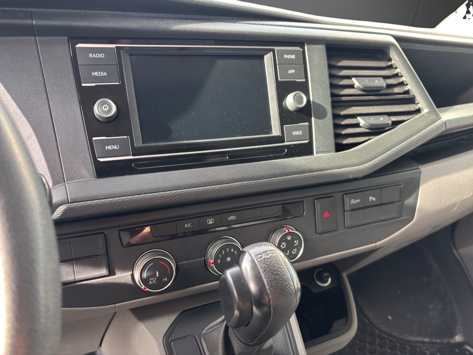 VW T6.1 2.0 TDI DSG-image-5