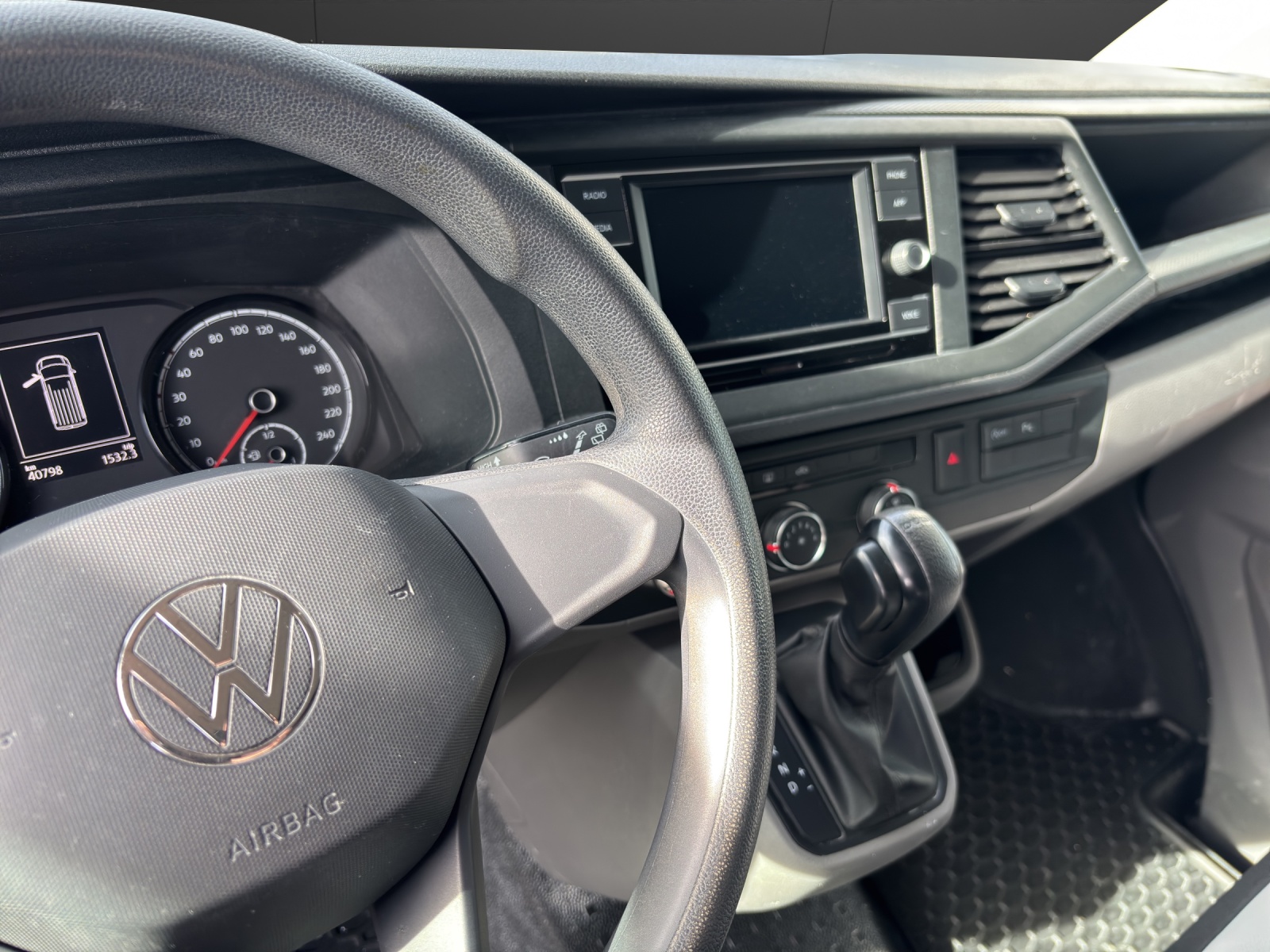 VW T6.1 2.0 TDI DSG-image-4