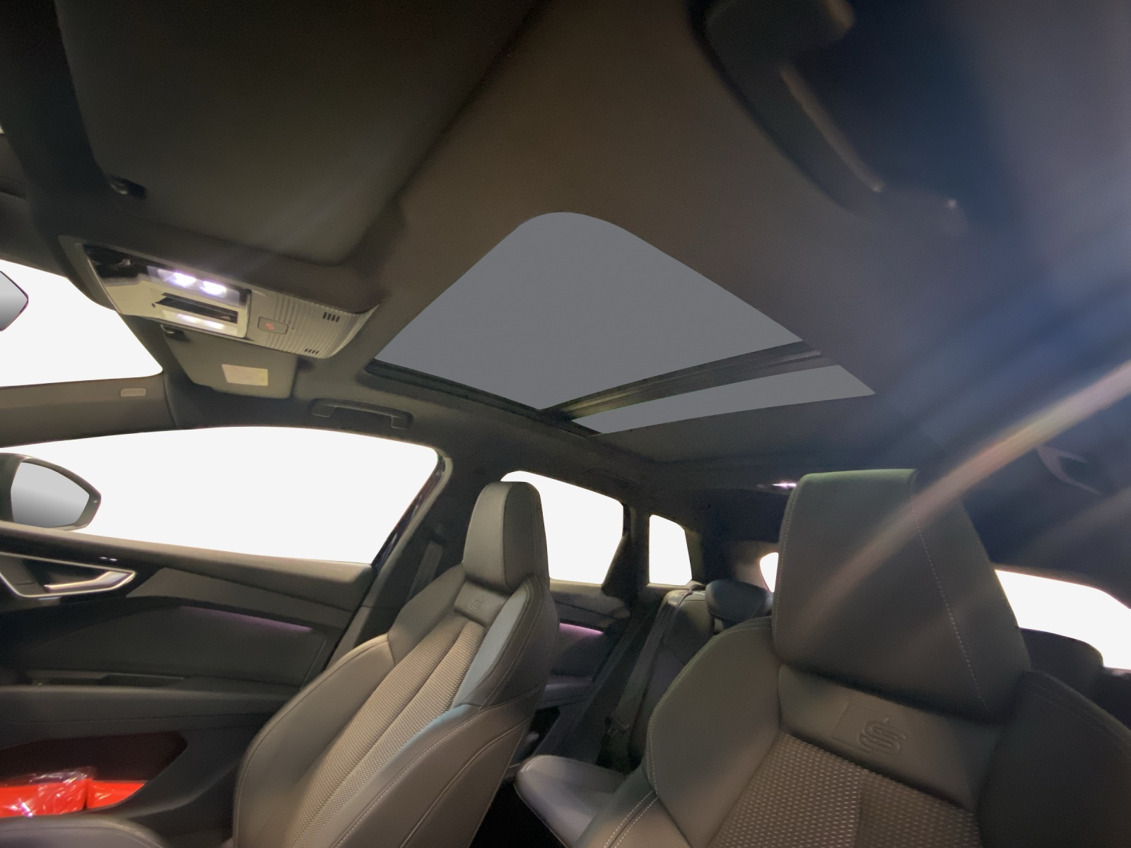 AUDI Q4 e-tron 45 quattro-image-15