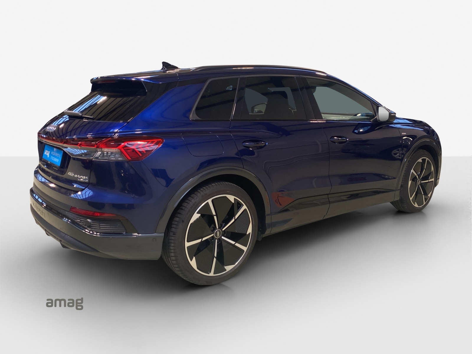 AUDI Q4 e-tron 45 quattro-image-5