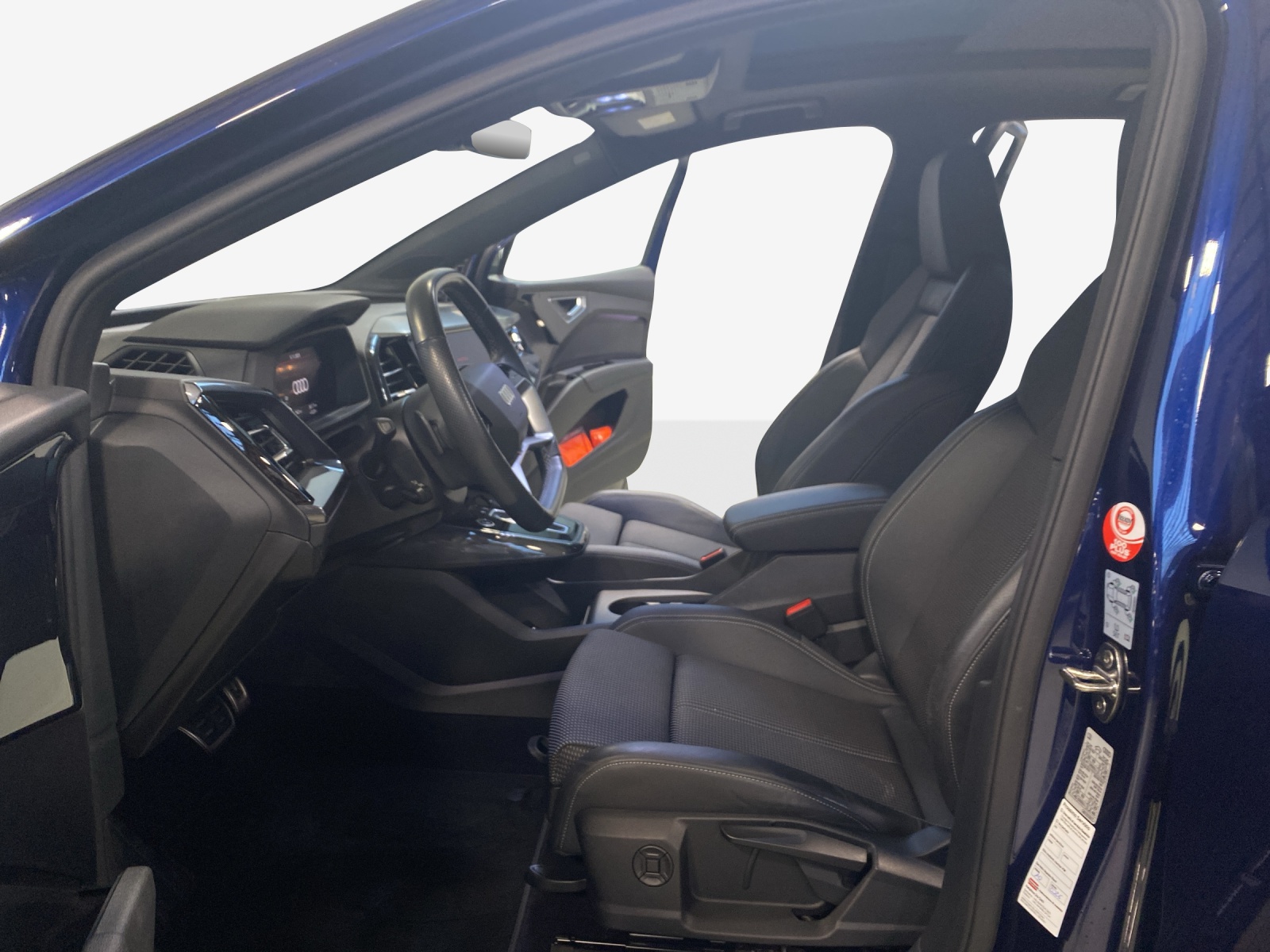 AUDI Q4 e-tron 45 quattro-image-8