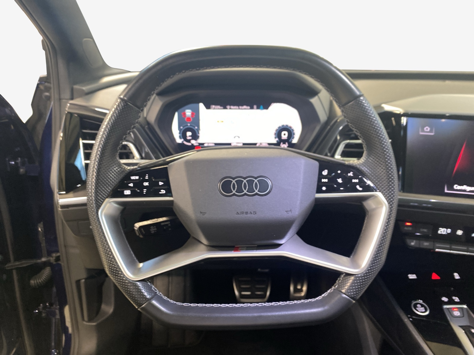 AUDI Q4 e-tron 45 quattro-image-10