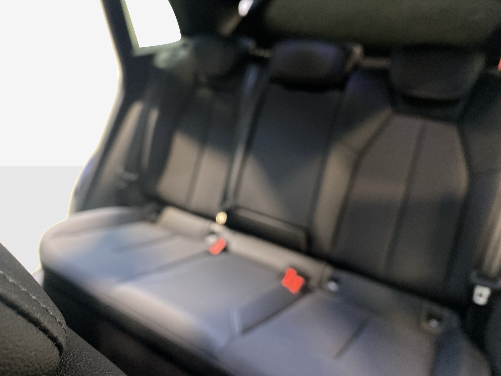 AUDI Q4 e-tron 45 quattro-image-12