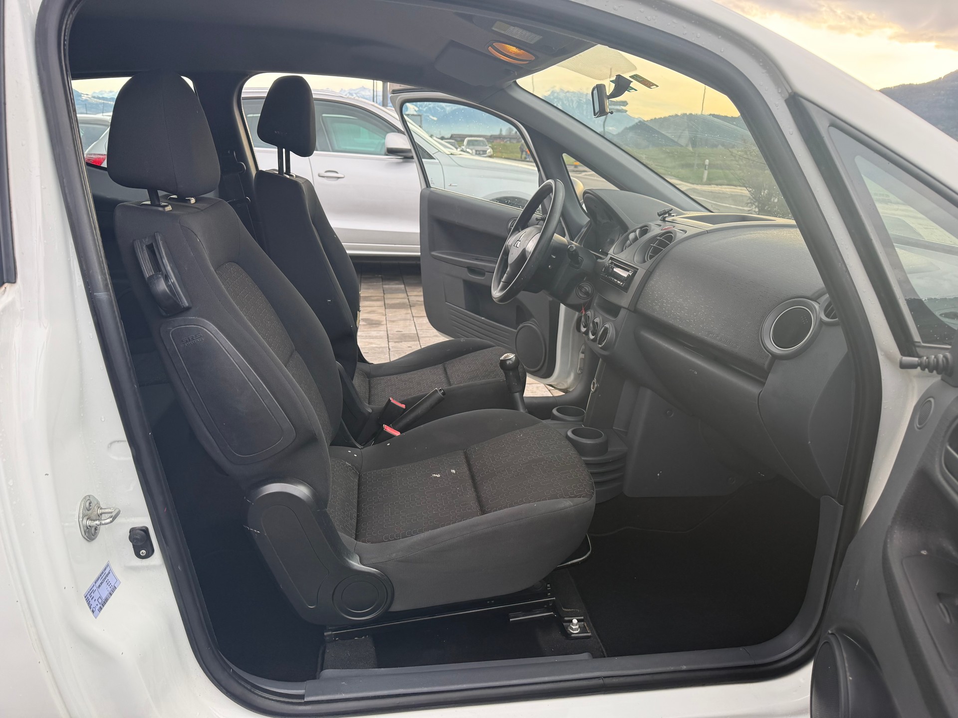 MITSUBISHI Colt 1.1 12V-image-11