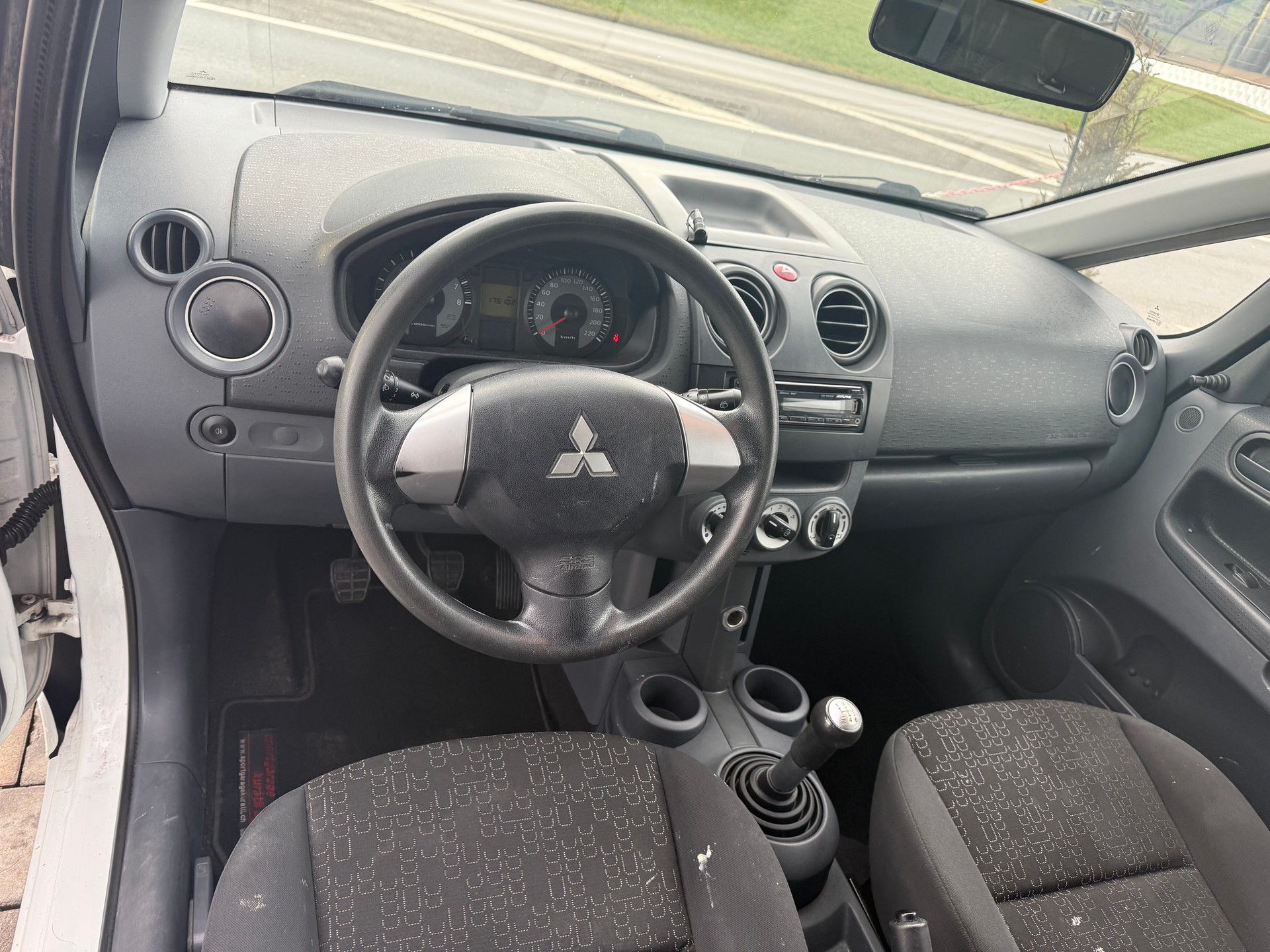 MITSUBISHI Colt 1.1 12V-image-10
