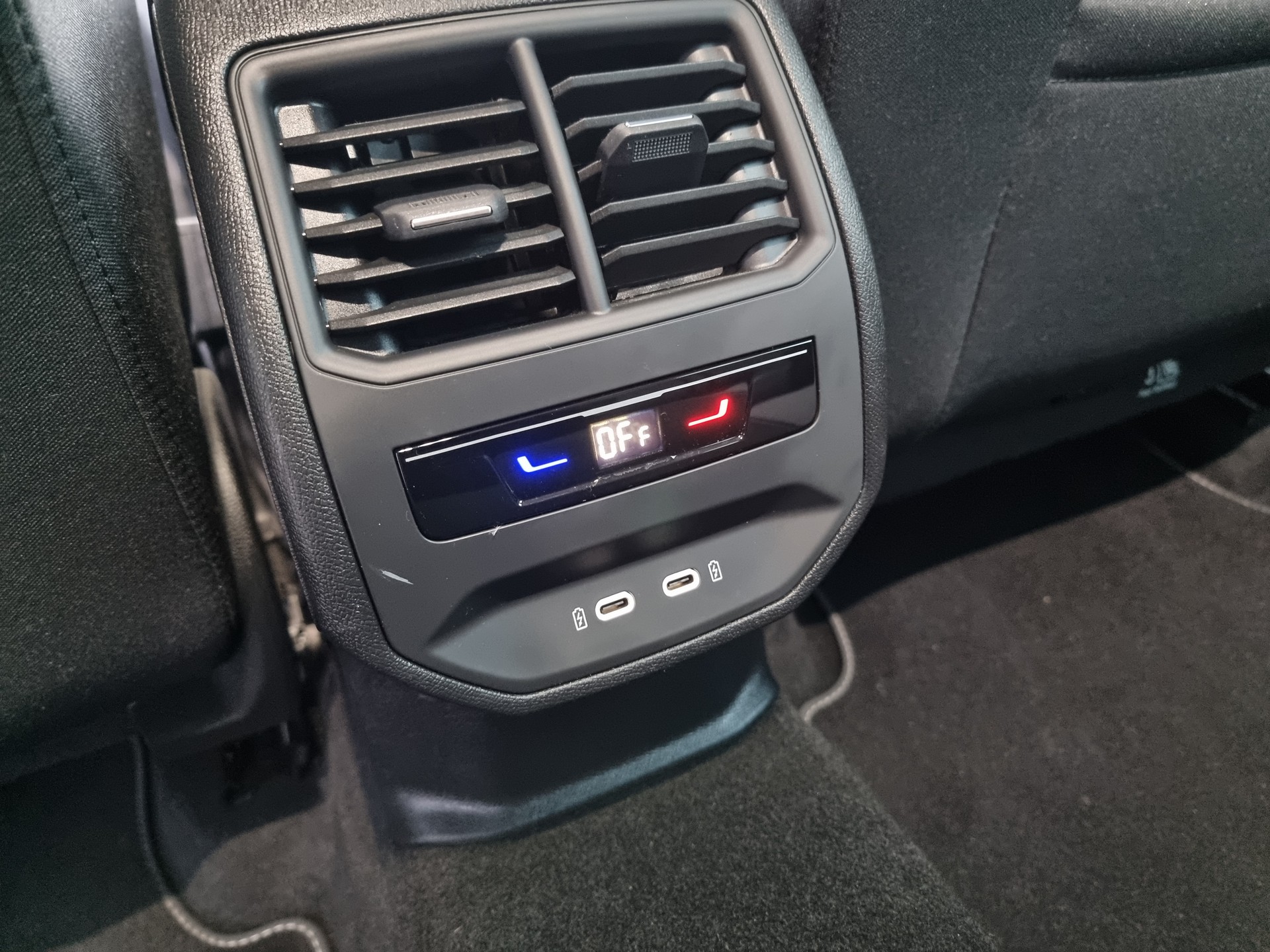 SEAT Leon ST 1.5 eTSI mHEV DSG Style-image-8
