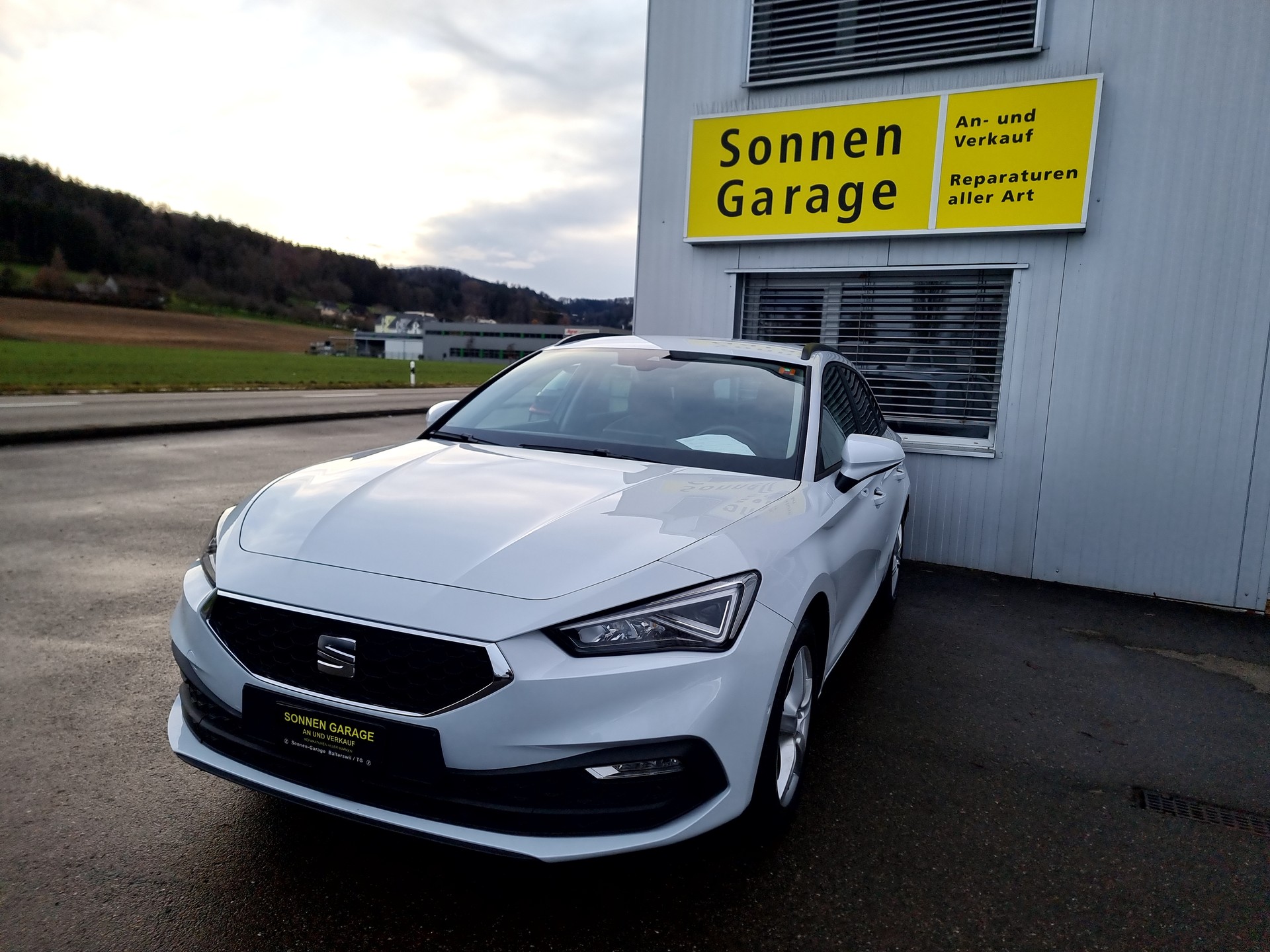 SEAT Leon ST 1.5 eTSI mHEV DSG Style-image-2