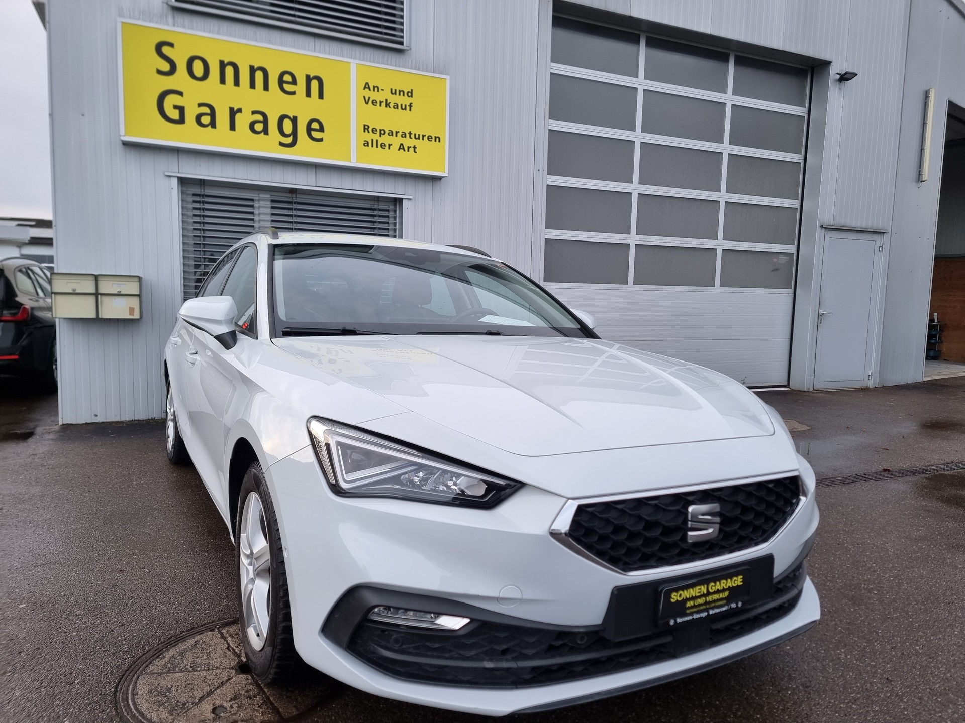 SEAT Leon ST 1.5 eTSI mHEV DSG Style-image-0