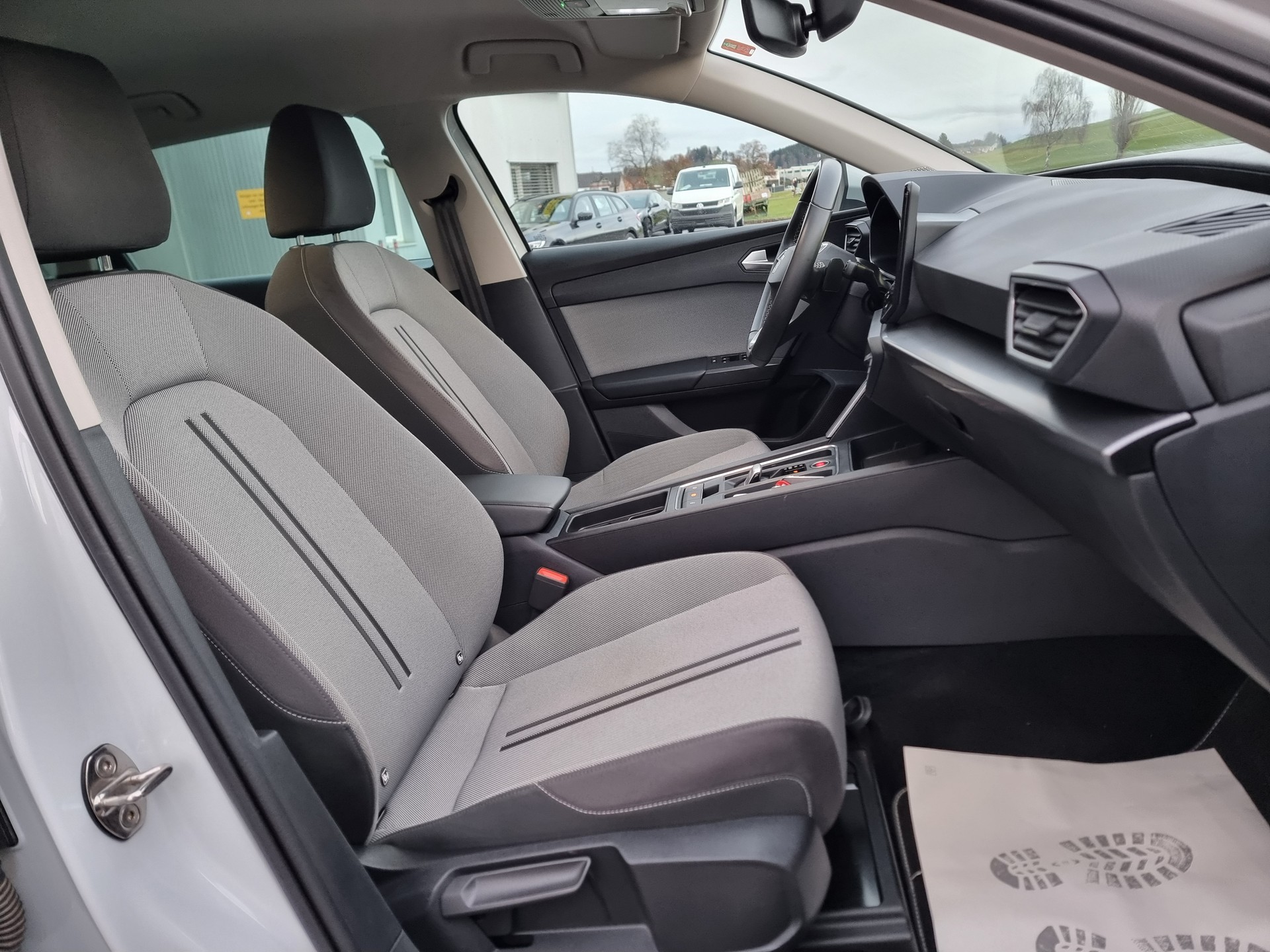 SEAT Leon ST 1.5 eTSI mHEV DSG Style-image-7