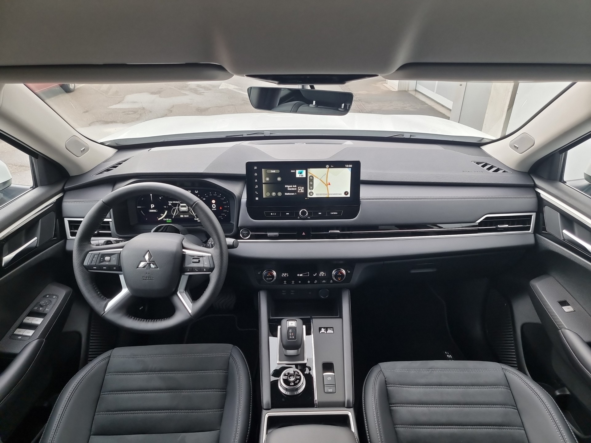 MITSUBISHI Outlander 2.4 PHEV Invite 4x4-image-5