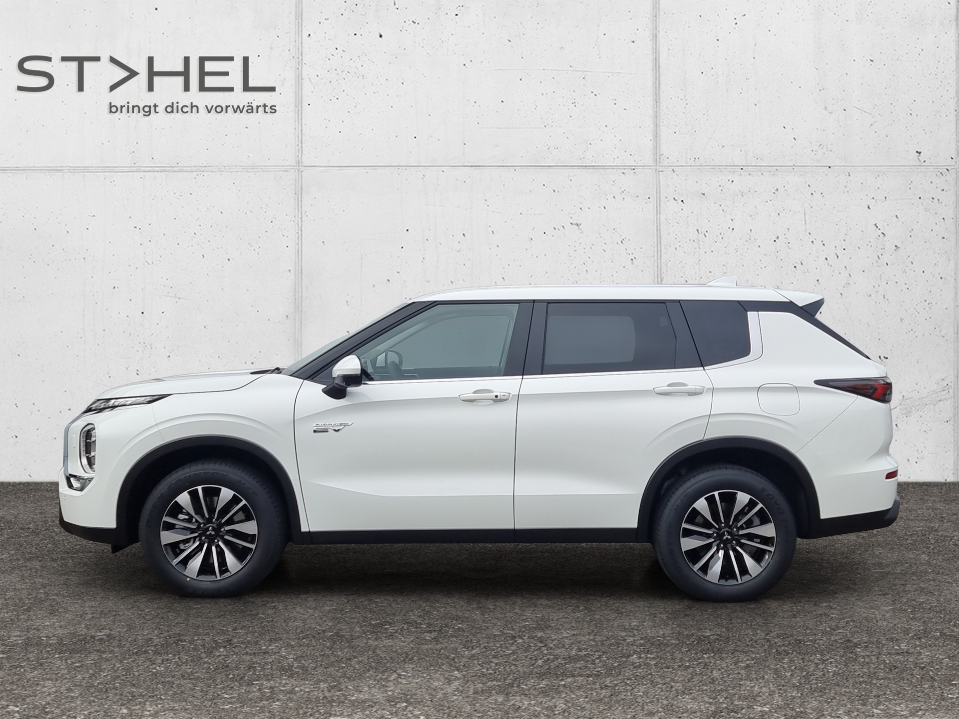 MITSUBISHI Outlander 2.4 PHEV Invite 4x4-image-1