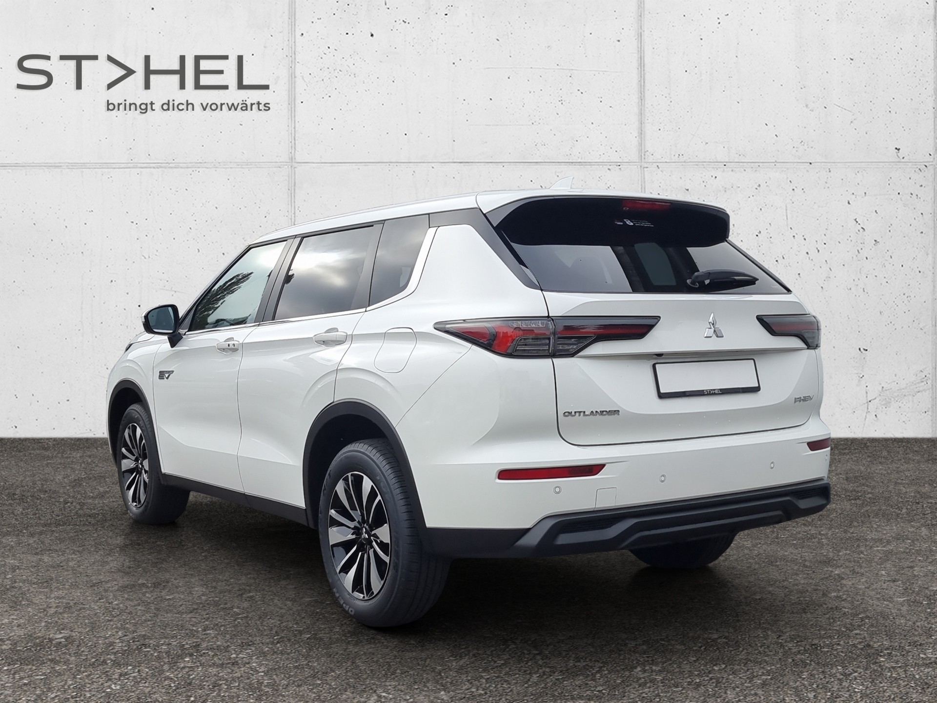 MITSUBISHI Outlander 2.4 PHEV Invite 4x4-image-2