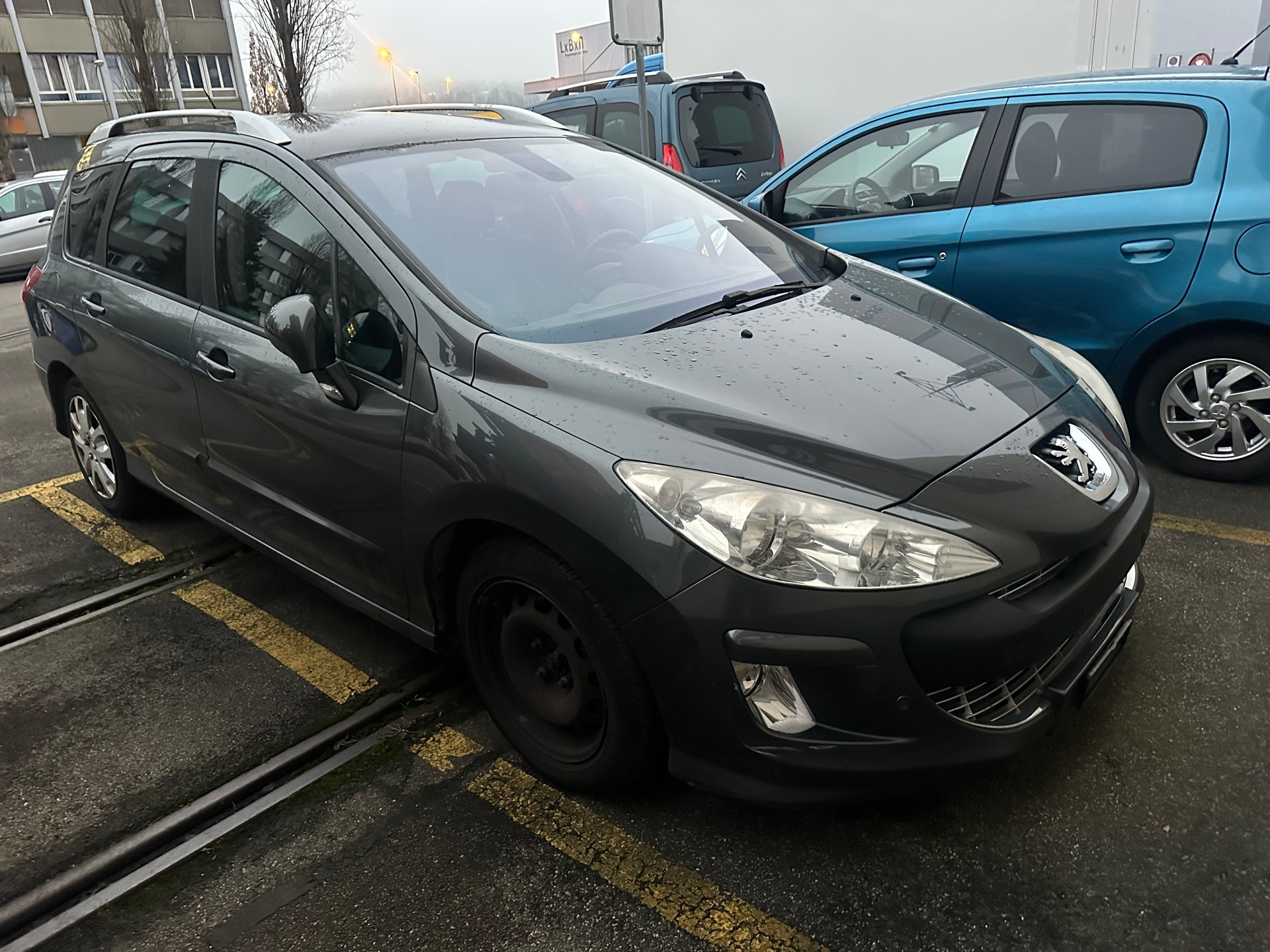 PEUGEOT 308 SW 2.0 HDI Sport Automatic-image-1
