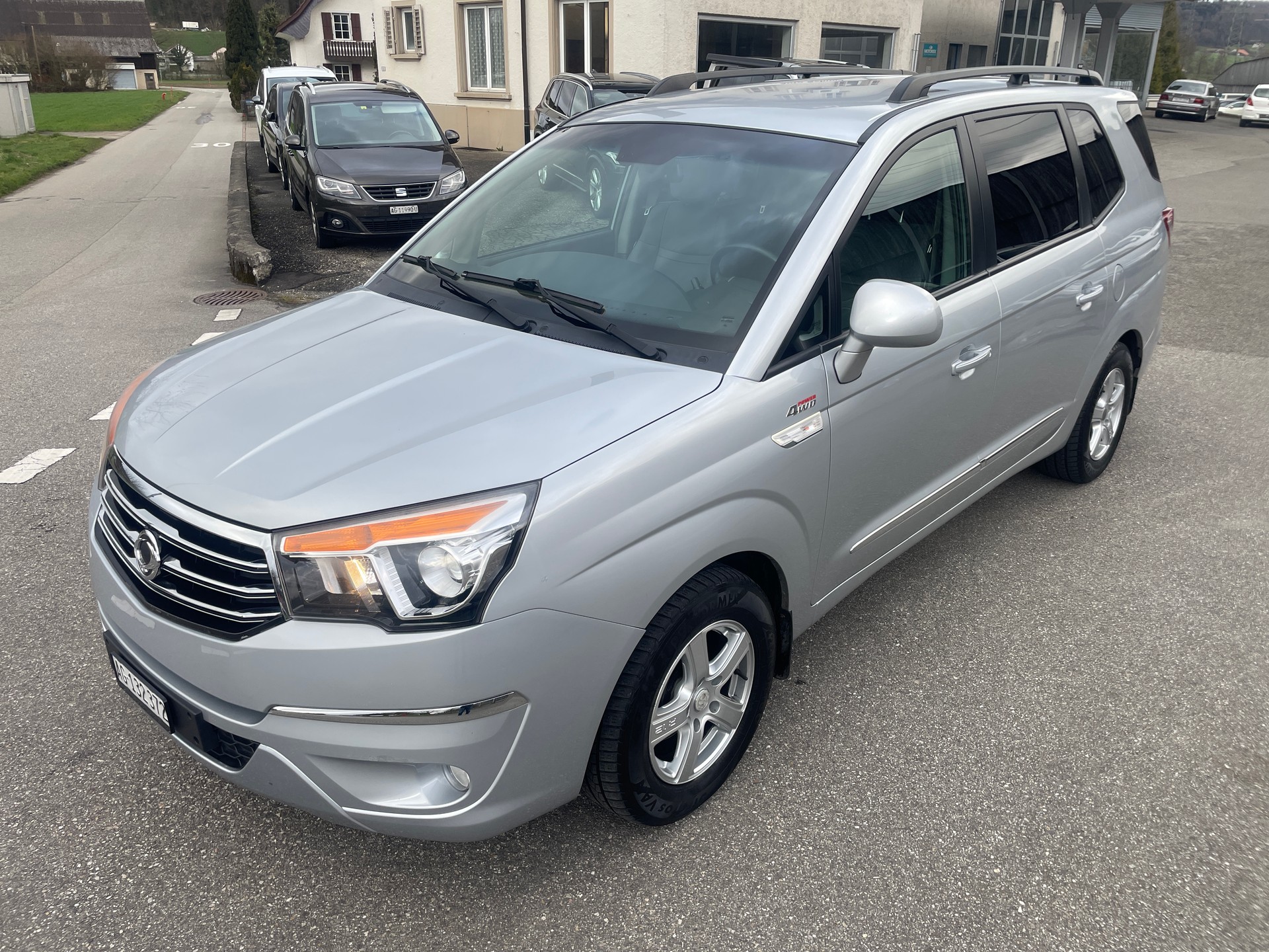KGM-SsangYong Rodius SV200 e-XDi Sapphire 4WD E-Tronic-showroom-element-1