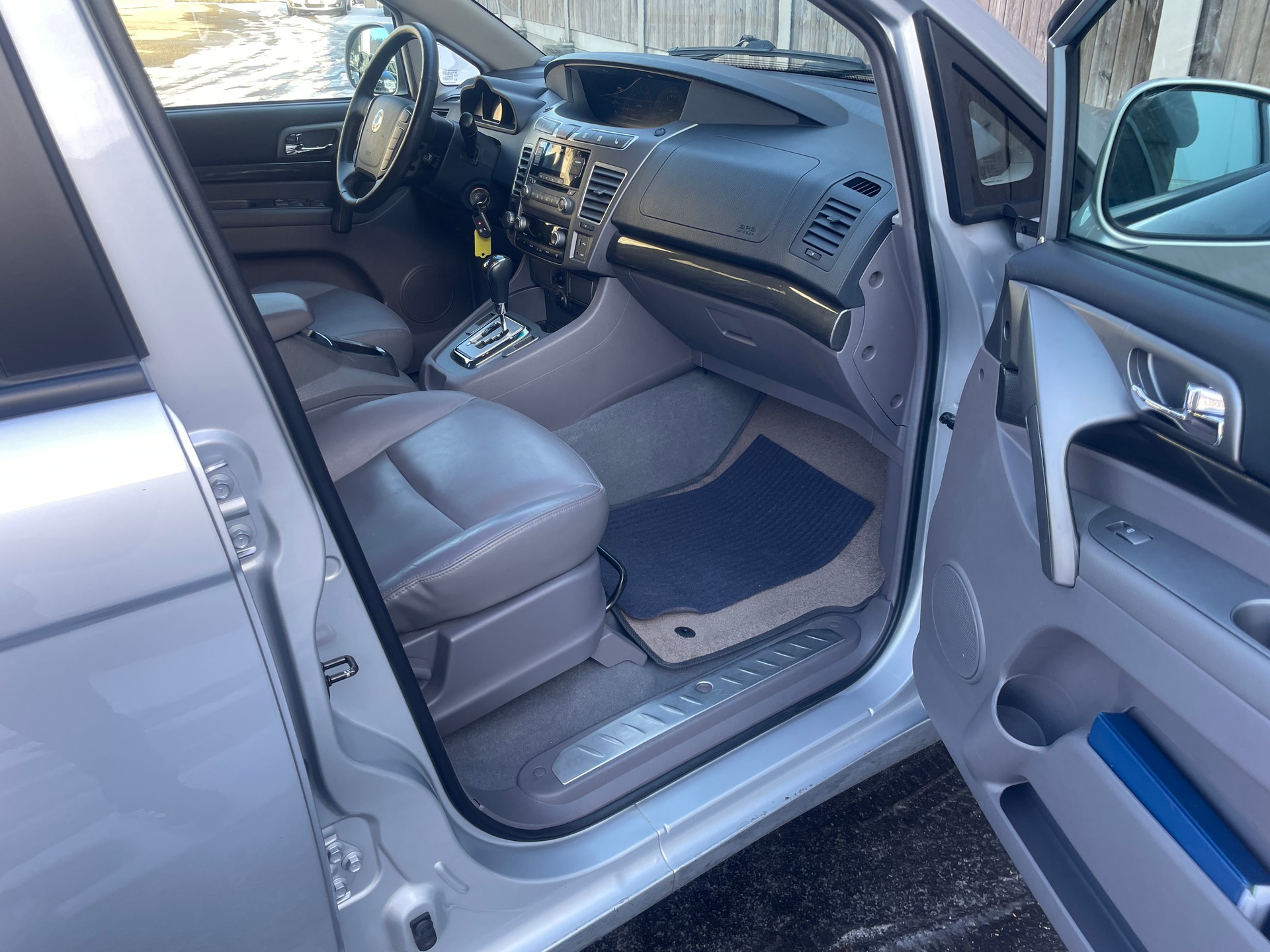 KGM-SsangYong Rodius SV200 e-XDi Sapphire 4WD E-Tronic-image-15