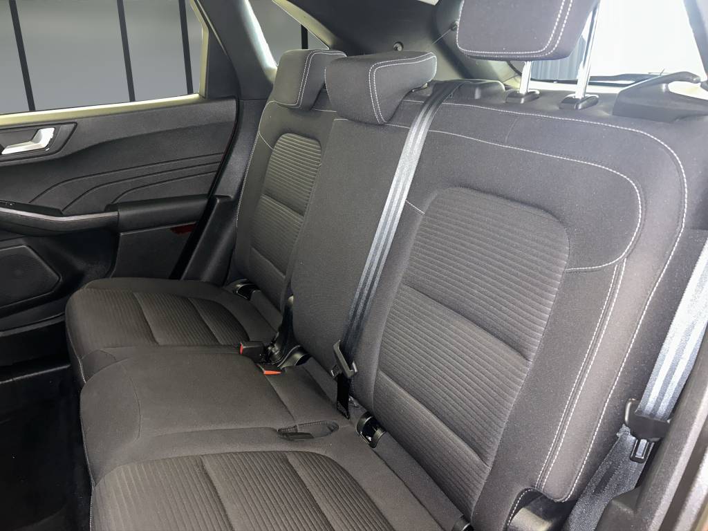 FORD Kuga 2.5 PHEV Titanium 2WD-image-8