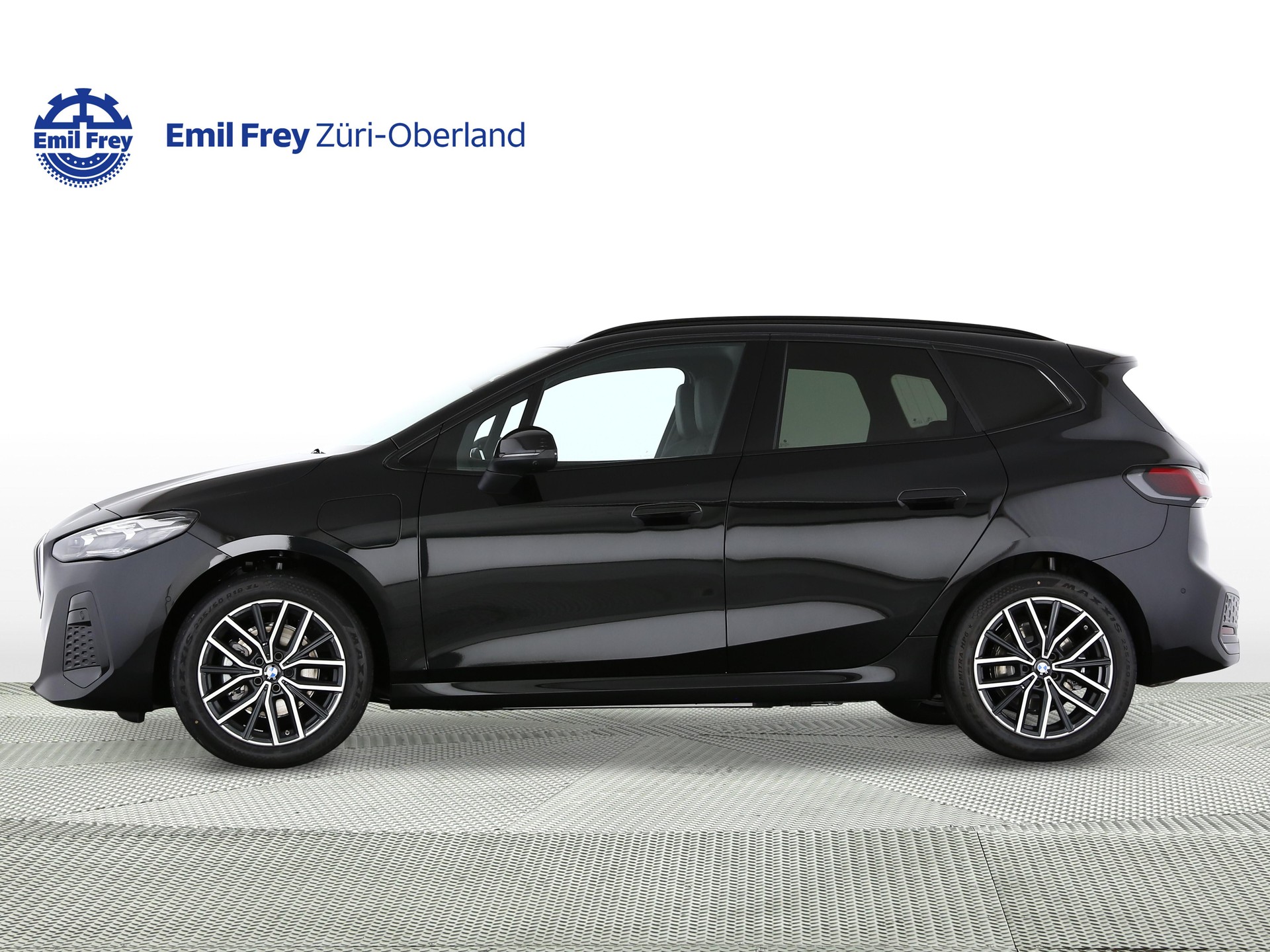 BMW 225e xDrive Active Tourer-image-1