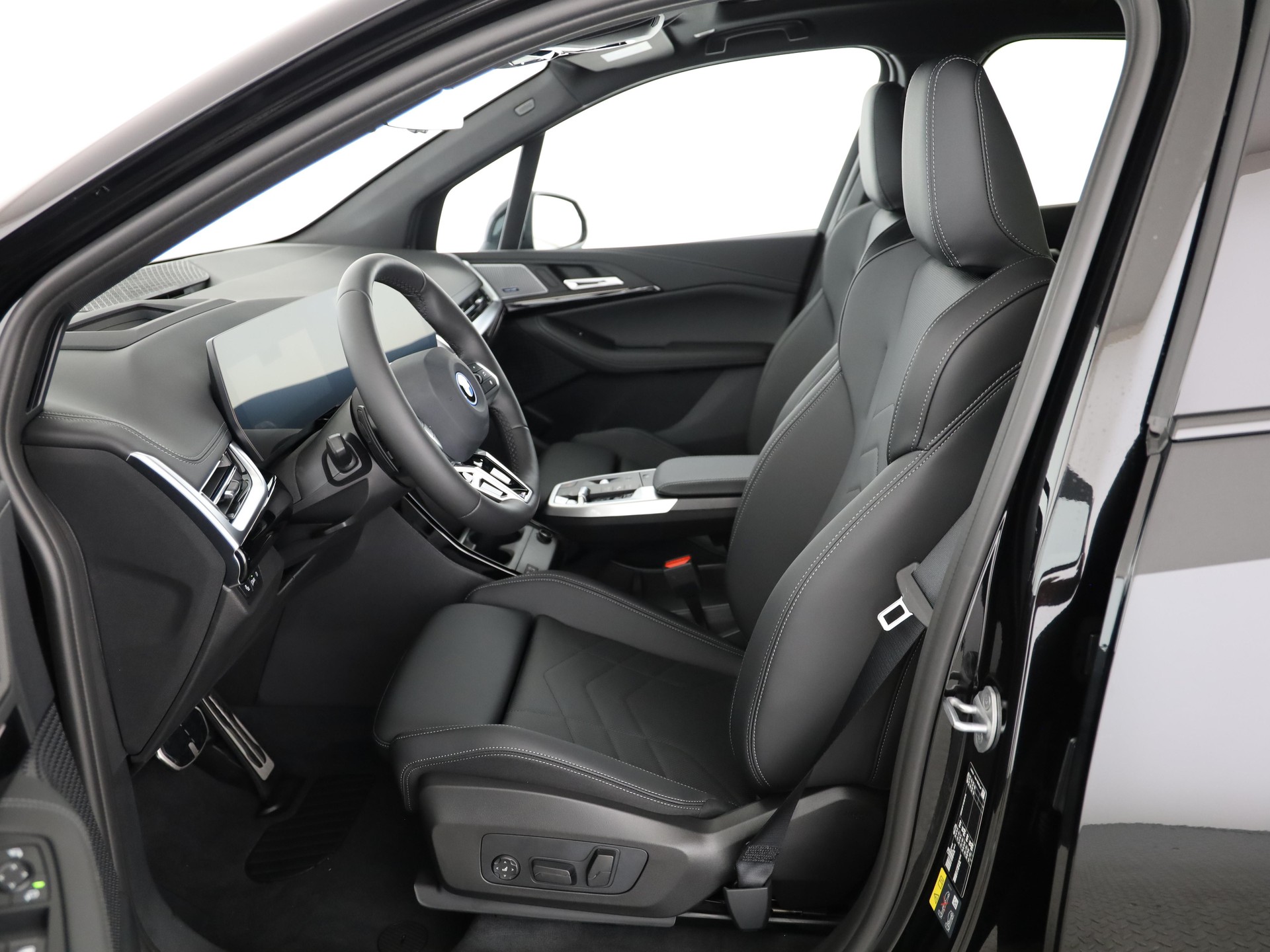 BMW 225e xDrive Active Tourer-image-3