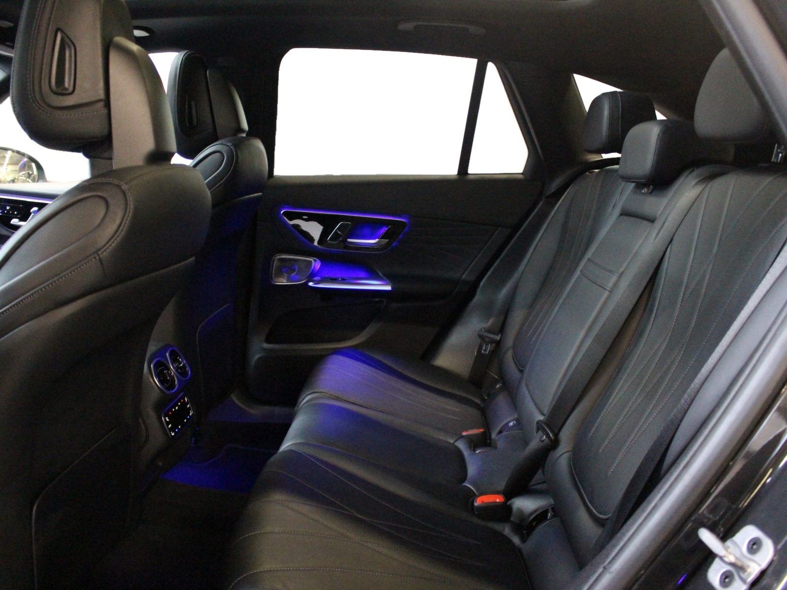 MERCEDES-BENZ GLC 220 d AMG Line 4MATIC-image-7