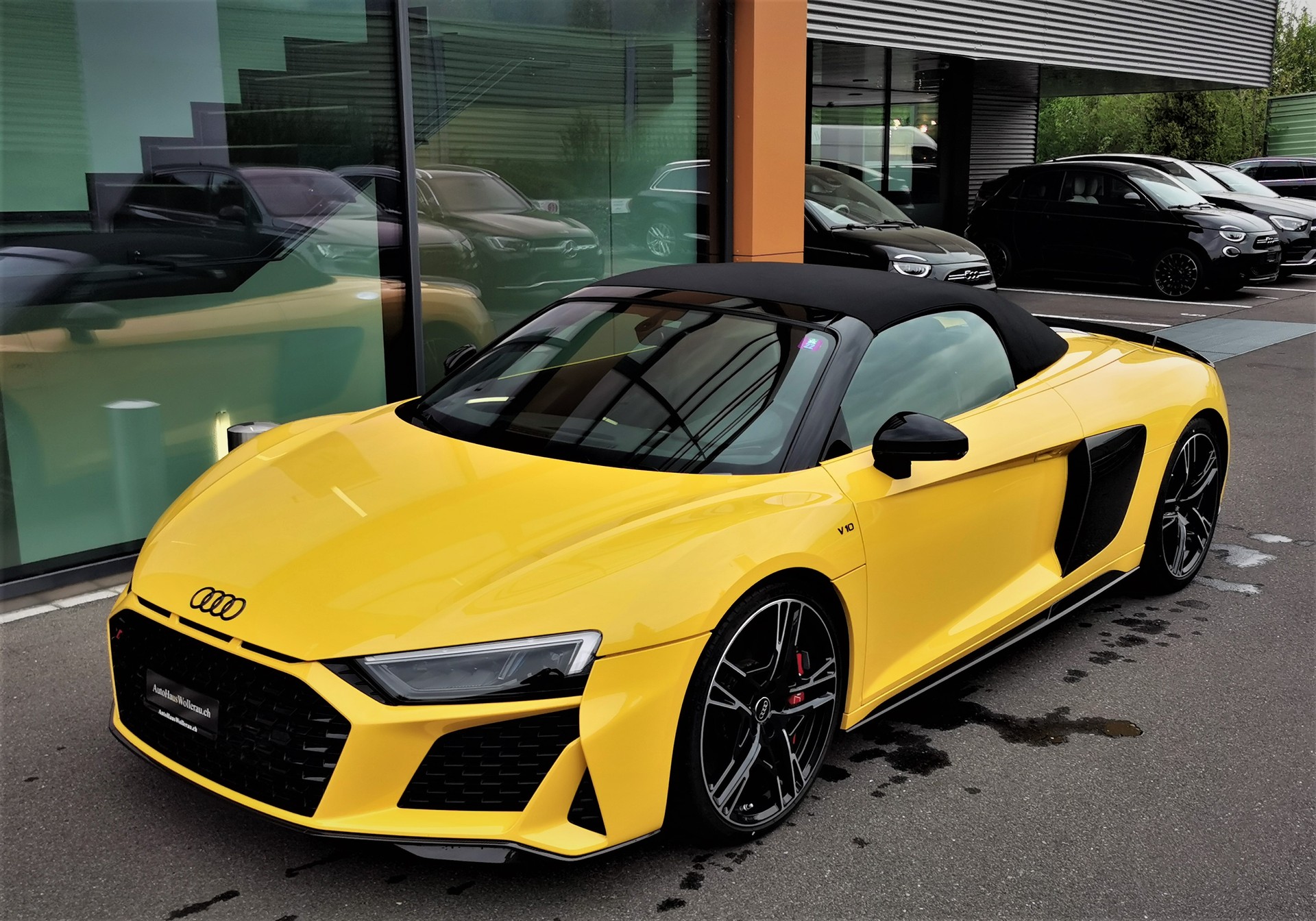 AUDI R8 Spyder 5.2 FSI V10 performance quattro S-Tronic-image-5